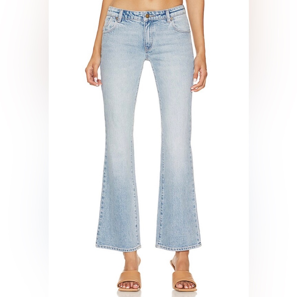 ROLLA’S Dallas Low Bootcut in Organic Light Blue